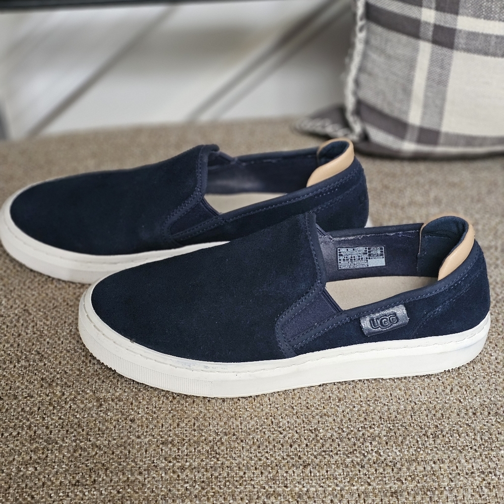 Womens Ugg Navy Suede Slip on sneakers size 6